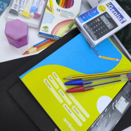 KIT ESCOLAR - 1º CICLO, Material Escolar, Caderno, Canetas, Maped, Ambar, Capa Preta, Lápis, Aguarelas, Caneta BIC, UHU, Giotto