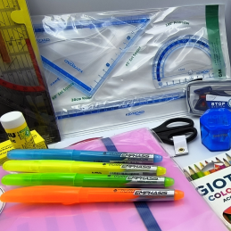 KIT ESCOLAR, Material Escolar, Caderno Inteligente, Canetas, Ambar, Lápis, Caneta BIC, UHU, Giotto